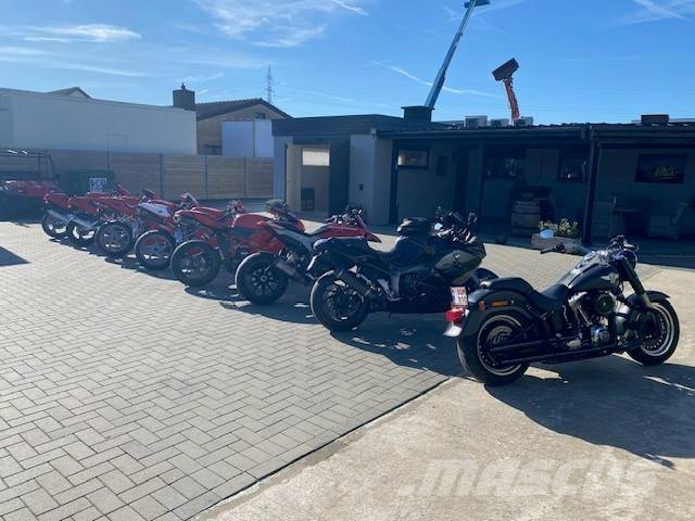 Ducati Monster 1200S Telakaivukoneet