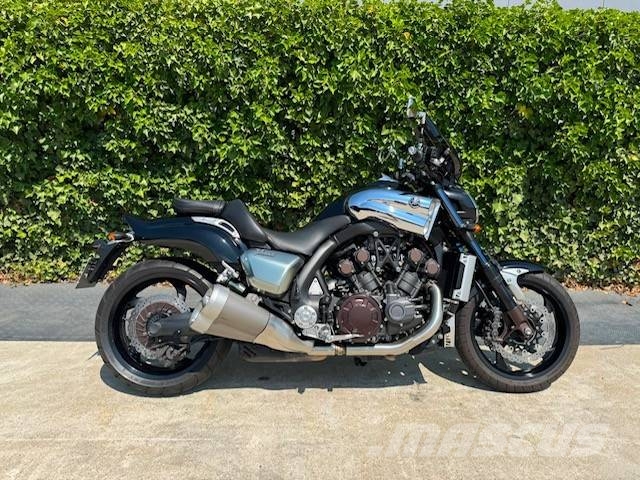 Ducati Monster 1200S Telakaivukoneet