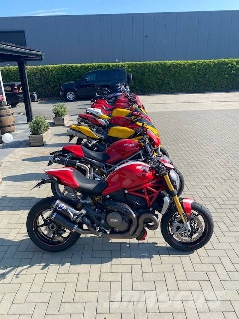 Ducati Monster 1200S Telakaivukoneet