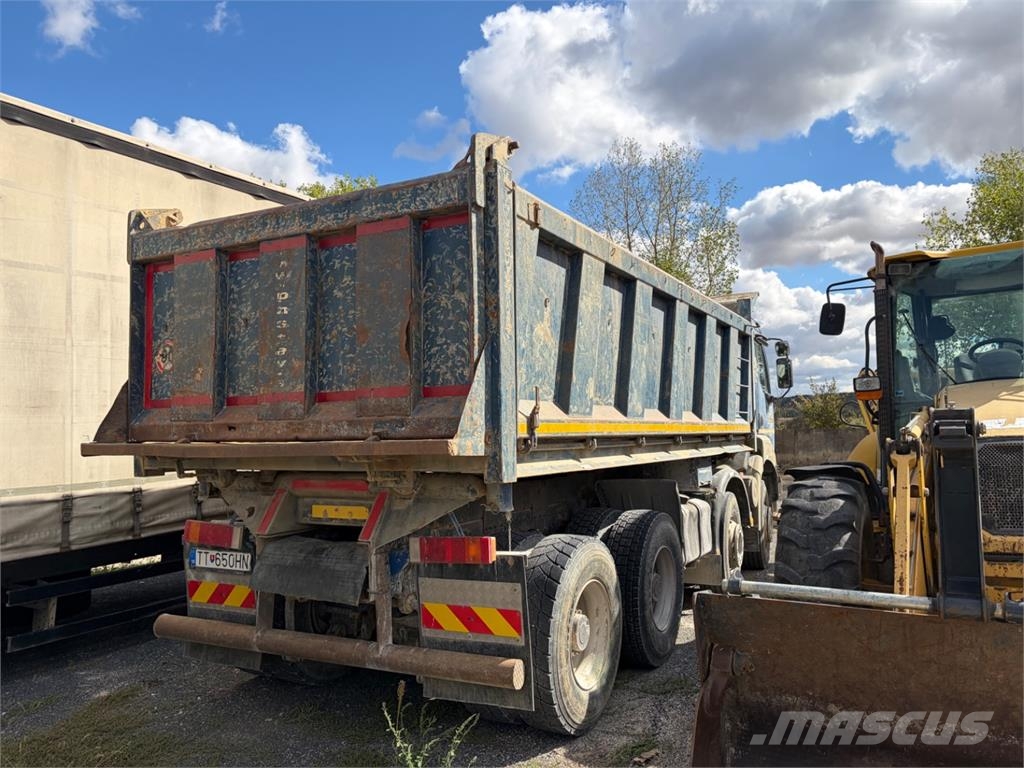 Renault KERAX 420.40 P8X4 Tipper trucks