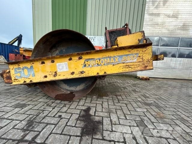 Vibromax 2000 Aanhangtrilwalsen