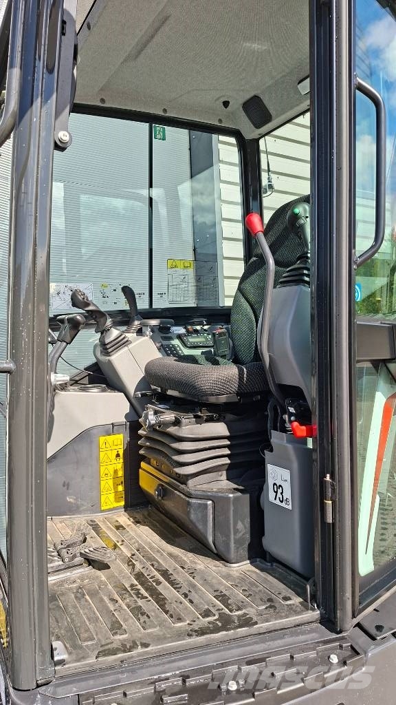 Bobcat E27z Pyörittäjällä حفارات صغيرة أقل من 7 طن (حفارات صغيرة)