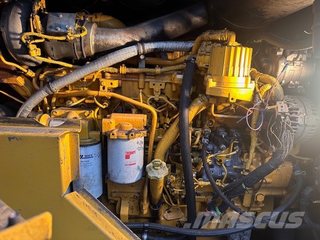 Bell L 2606 E Kolesni nakladalci
