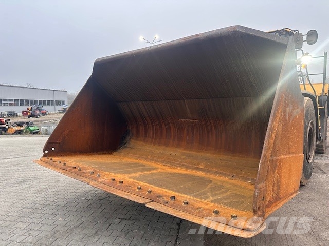 Bell L 2606 E Kolesni nakladalci