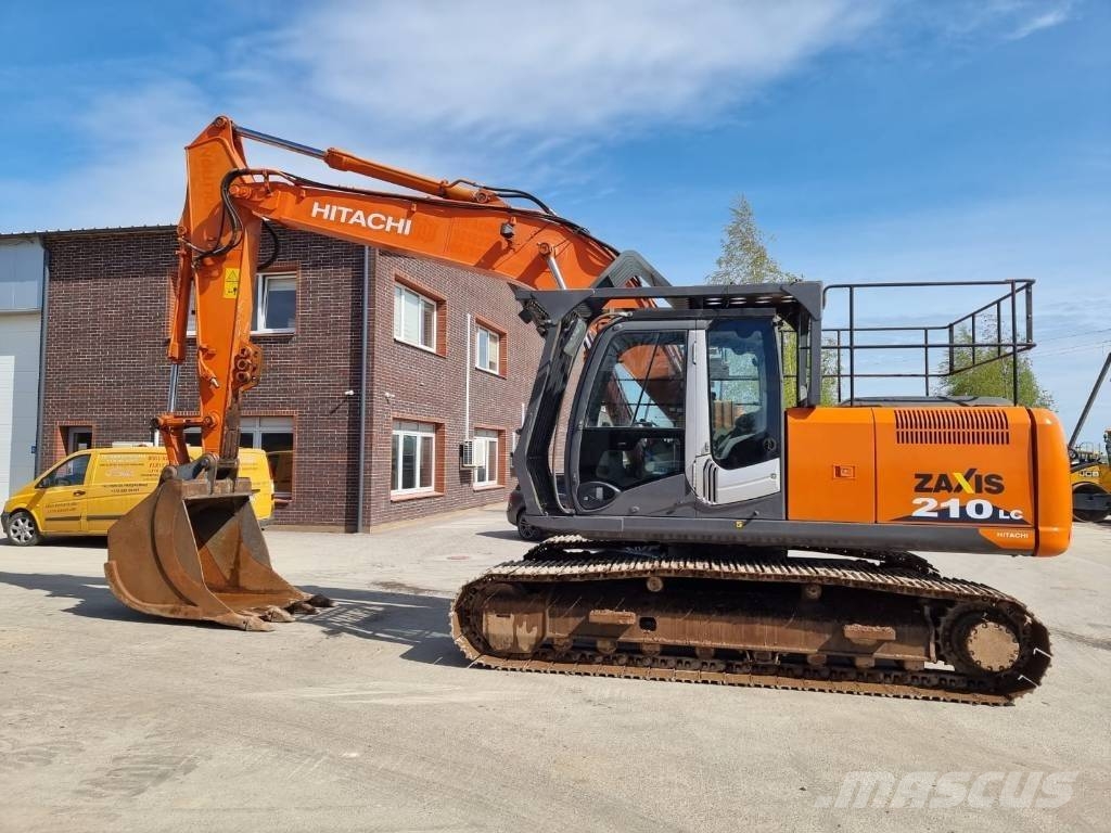Hitachi ZX 210 LC-3 حفارات زحافة