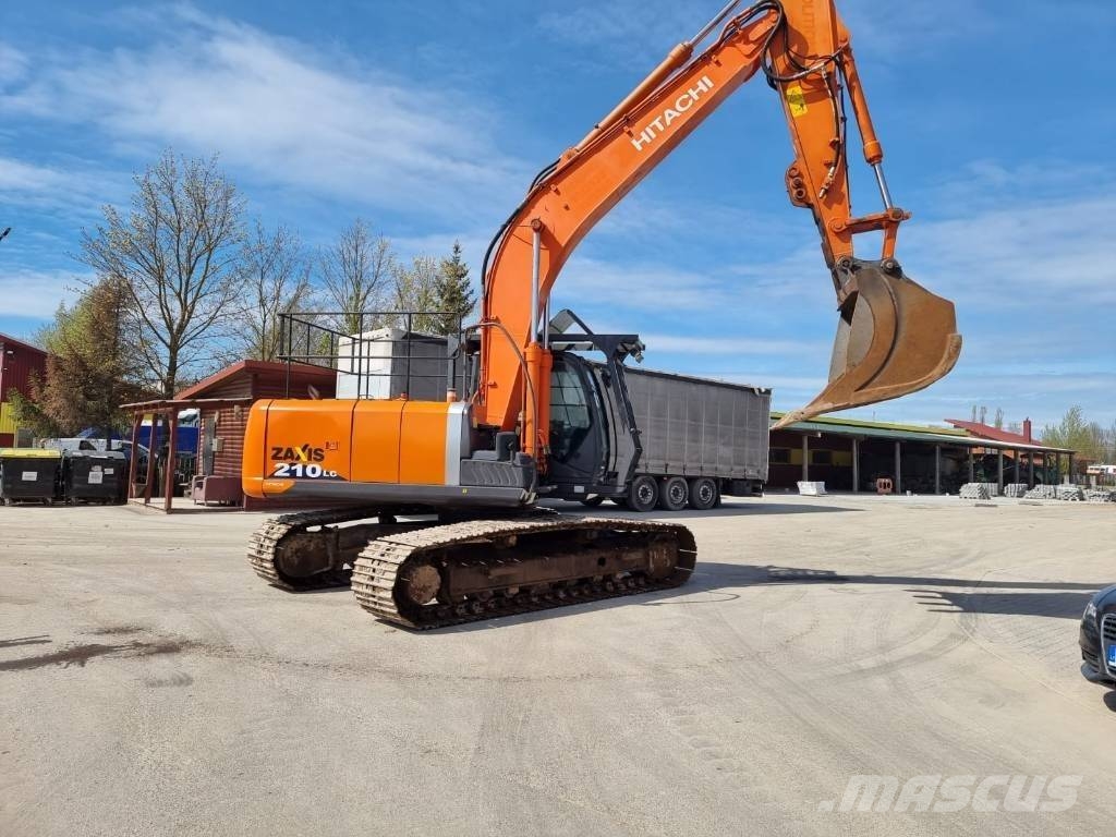 Hitachi ZX 210 LC-3 حفارات زحافة