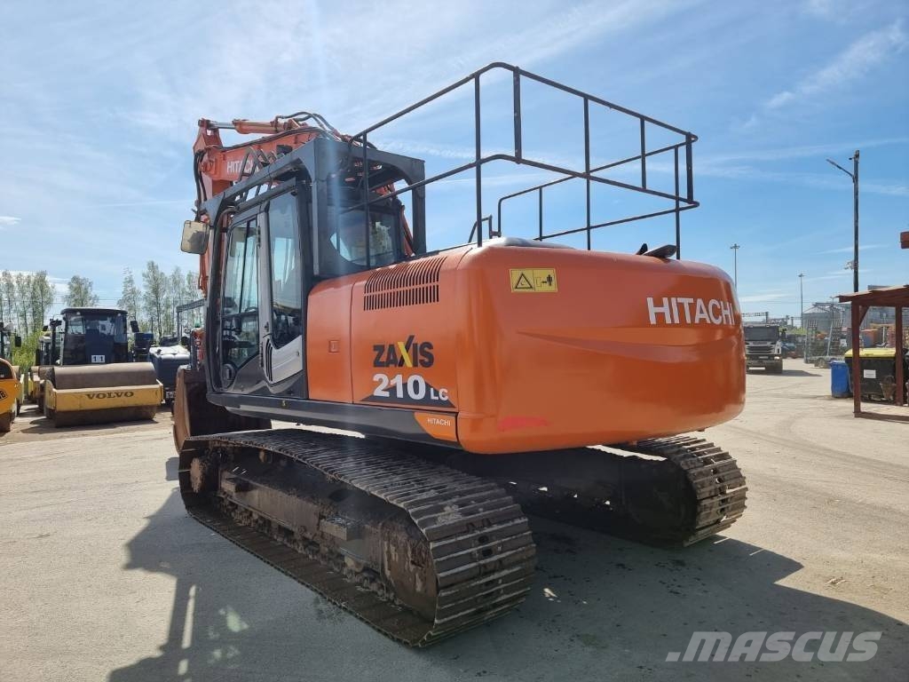 Hitachi ZX 210 LC-3 حفارات زحافة