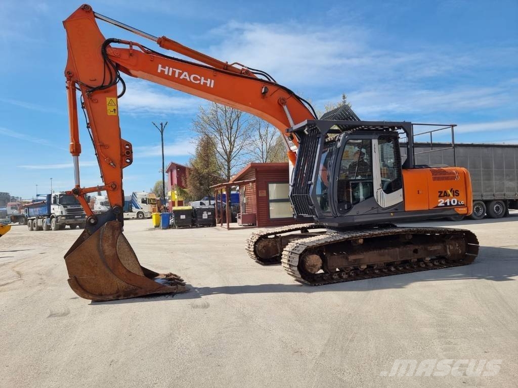 Hitachi ZX 210 LC-3 حفارات زحافة