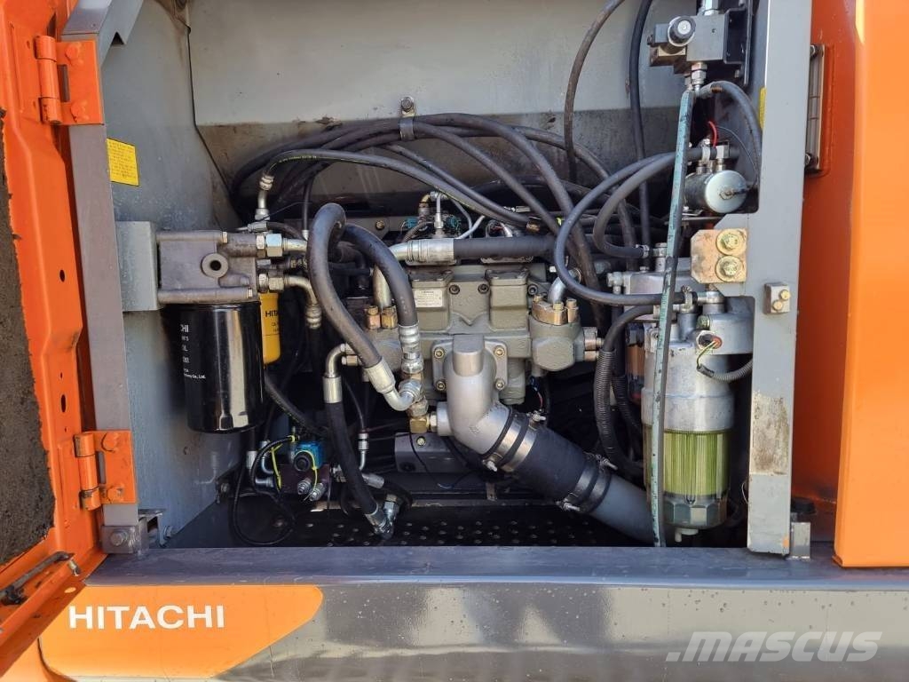 Hitachi ZX 210 LC-3 حفارات زحافة