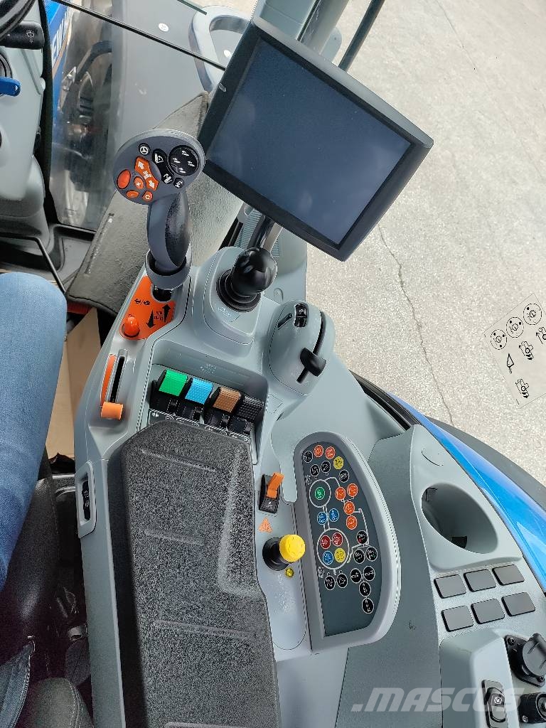 New Holland T 7.290 AC トラクター