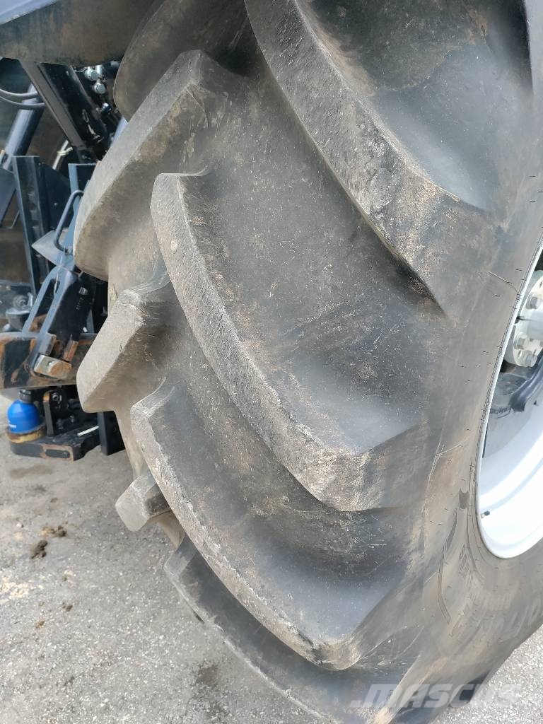 New Holland T 7.290 AC トラクター
