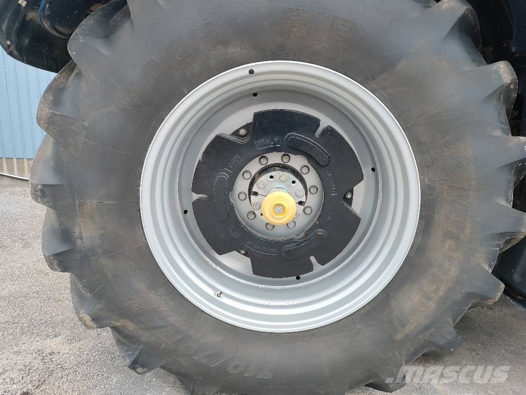 New Holland T 7.290 AC トラクター