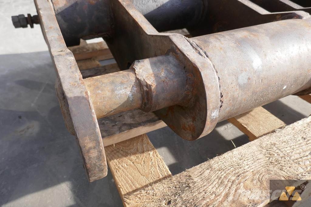 CAT 938G Quick coupler Hitre spojke