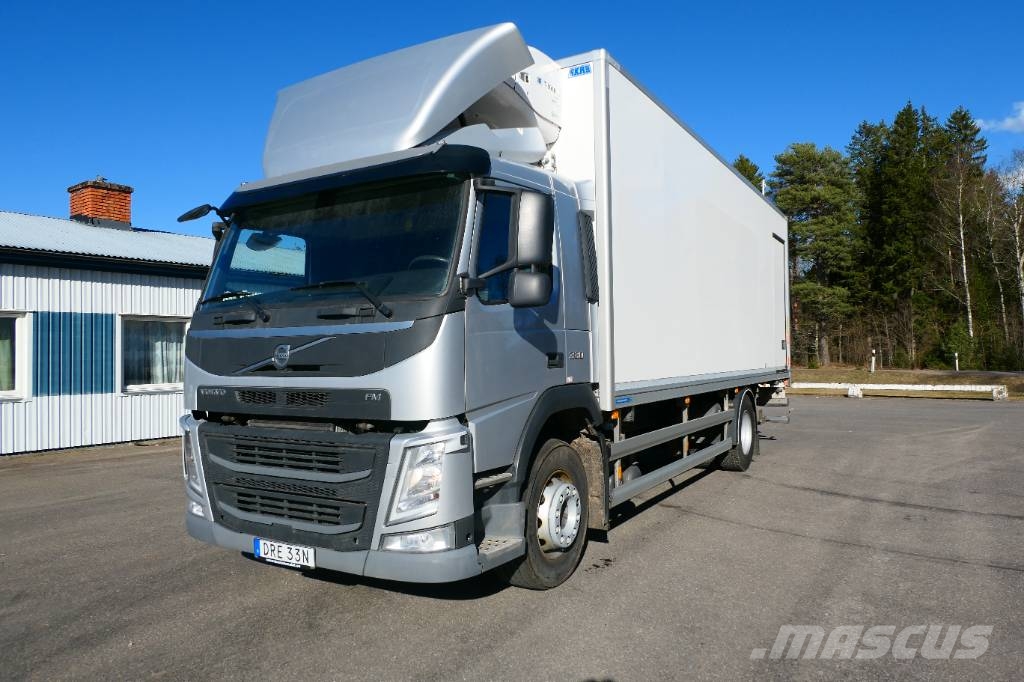 Volvo FM 330 4x2 شاحنات بدرجة حرارة قابلة للضبط