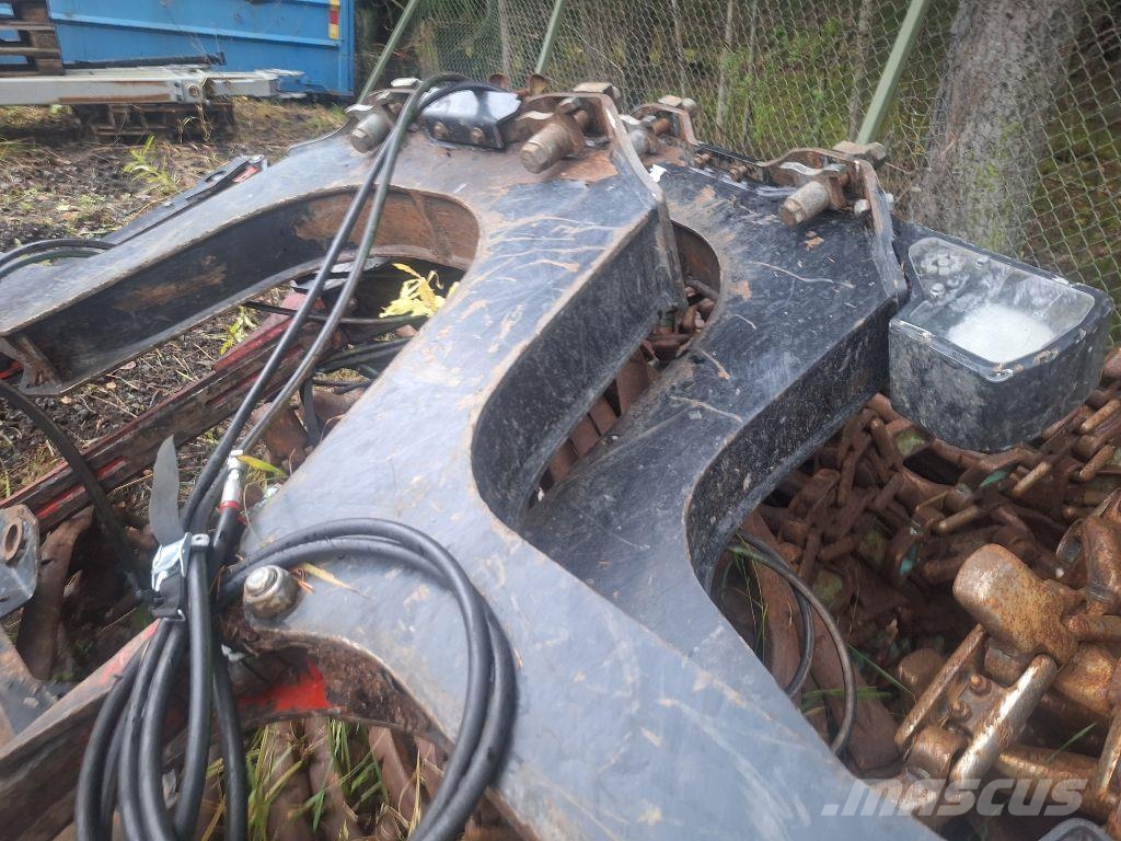 Komatsu 145F Sonstige Forstmaschinen