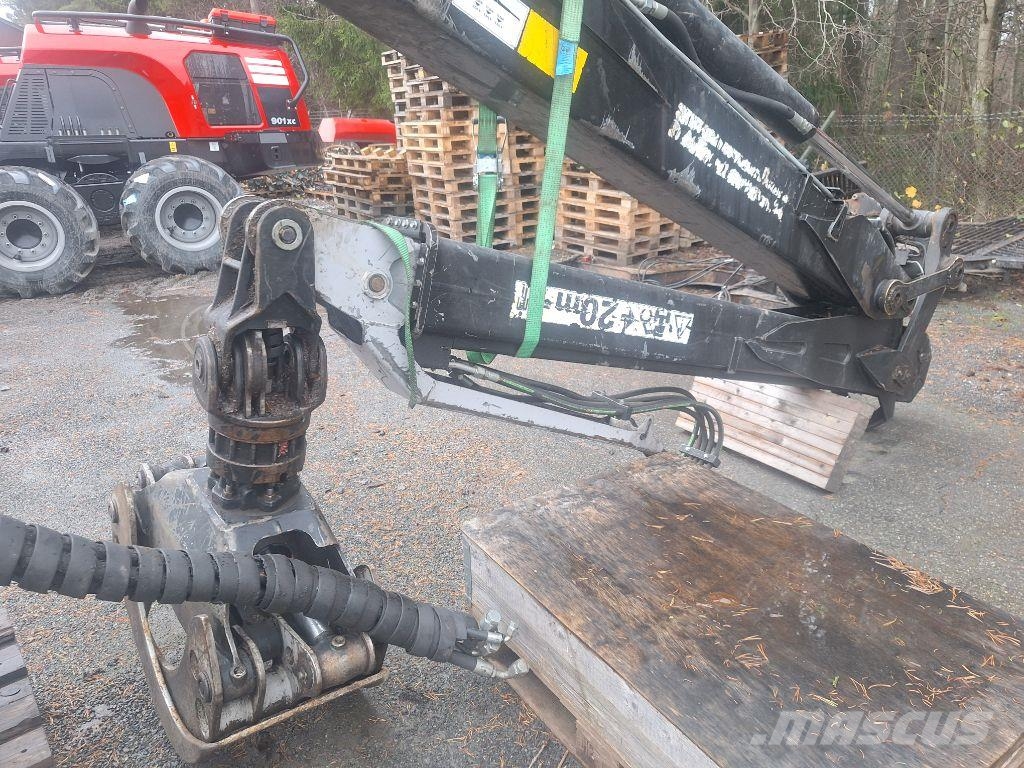 Komatsu 145F Sonstige Forstmaschinen