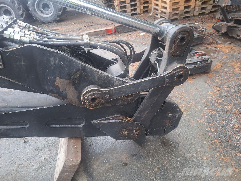 Komatsu 145F Sonstige Forstmaschinen