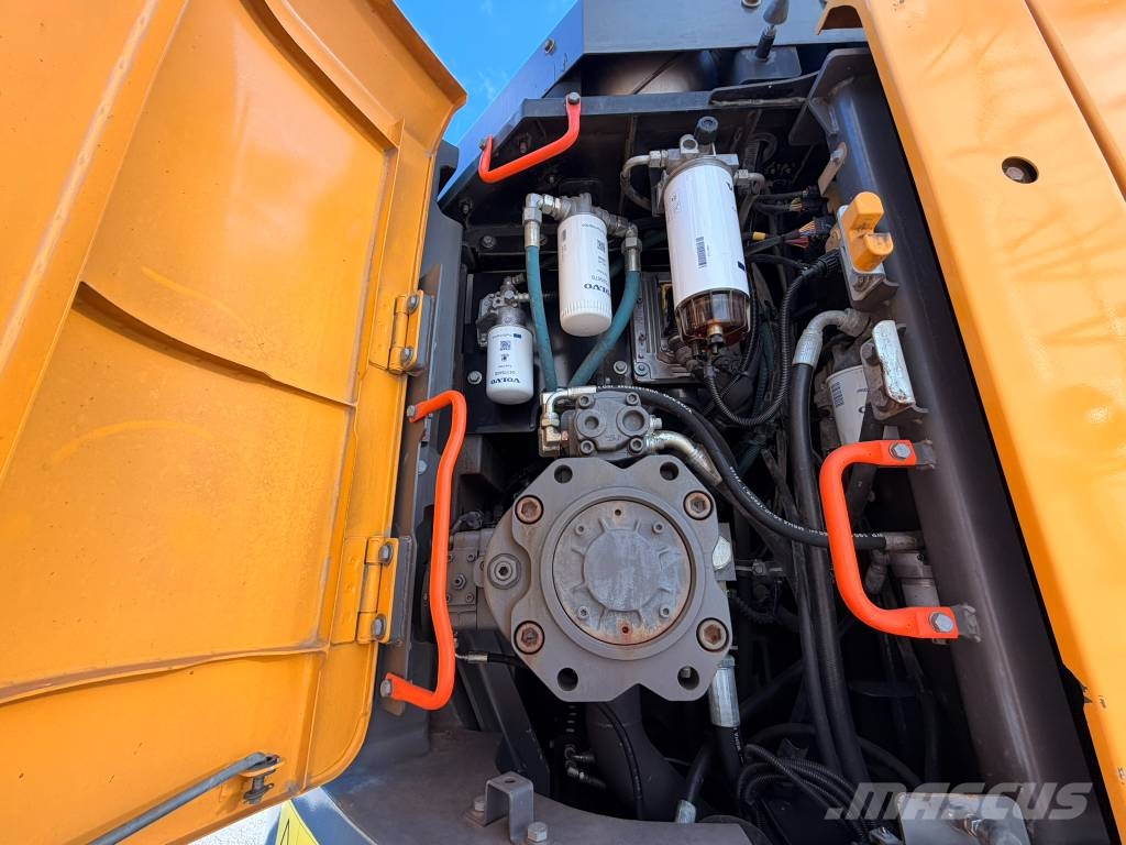 Volvo ECR 355 E Raupenbagger
