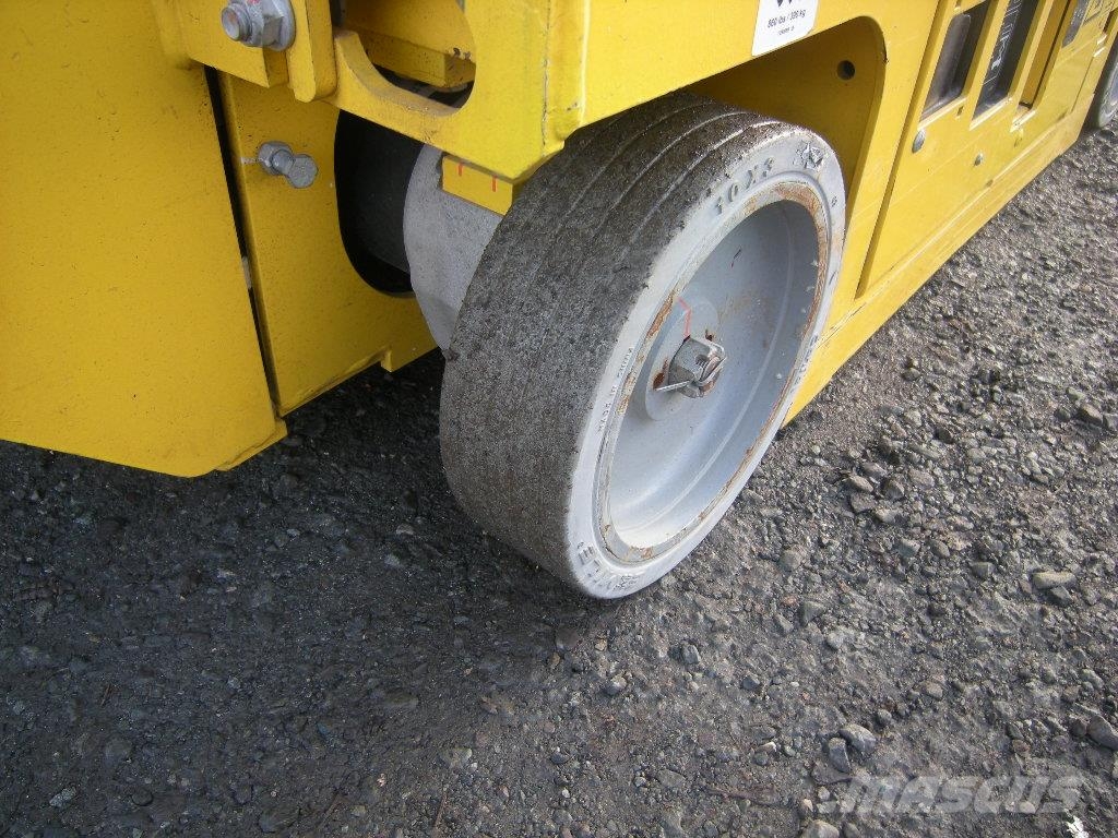 Genie GS 1330 Žirkliniai keltuvai