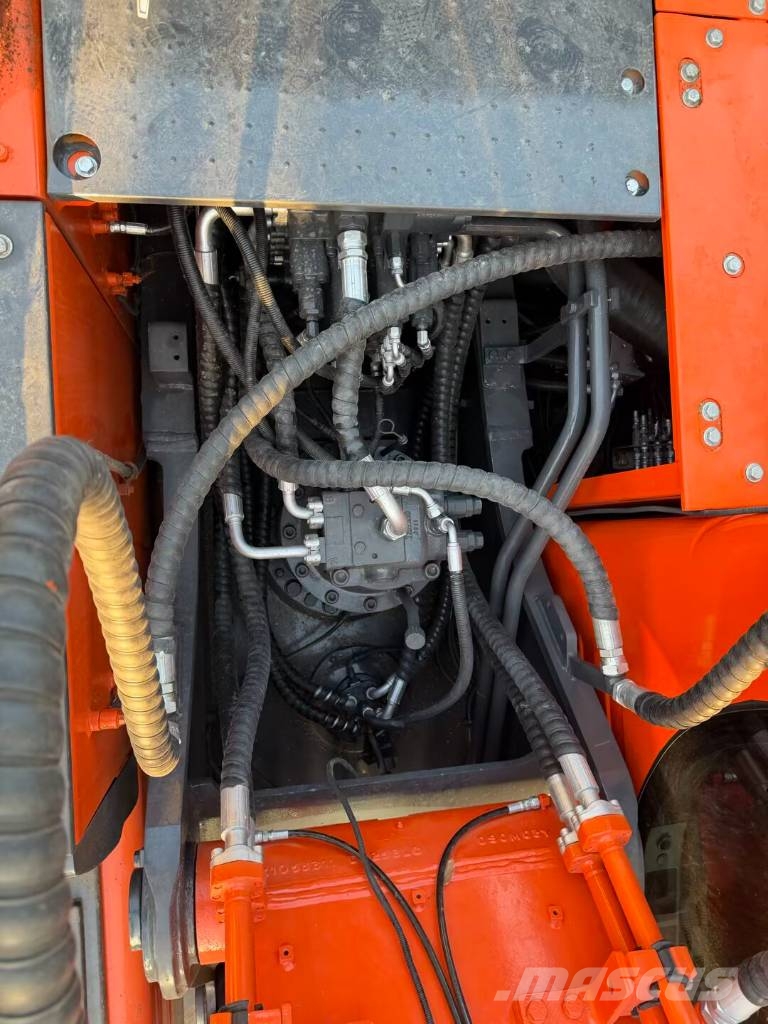 Doosan DX 300   Source factory حفارات طويلة الذراع