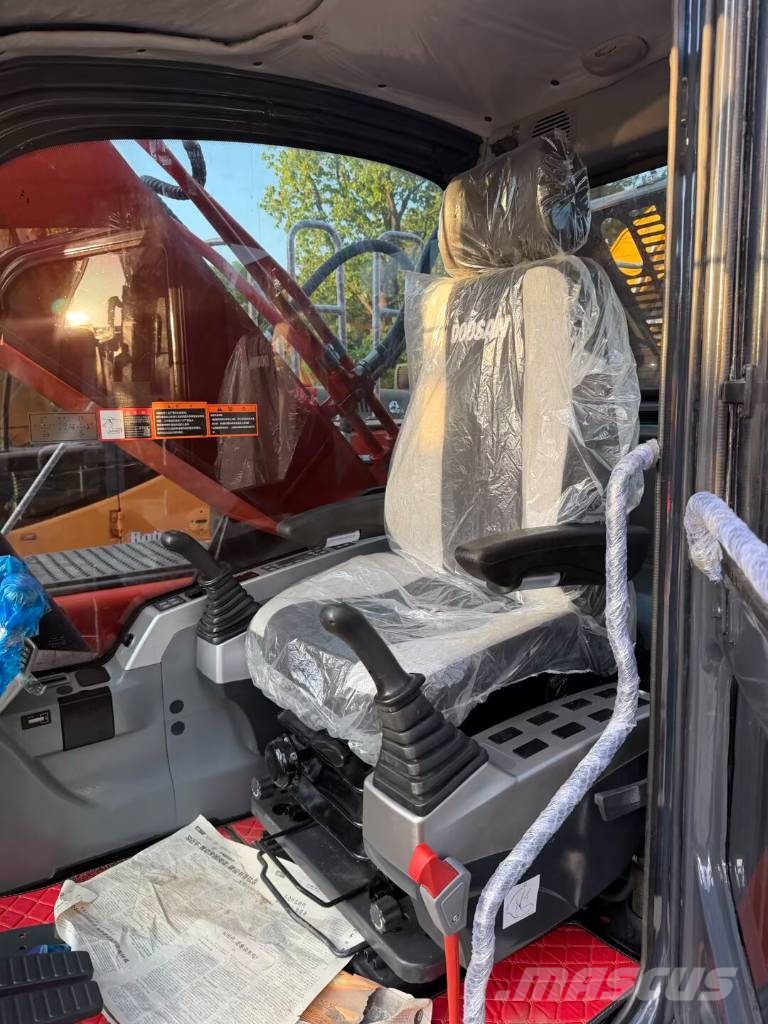 Doosan DX 300   Source factory حفارات طويلة الذراع