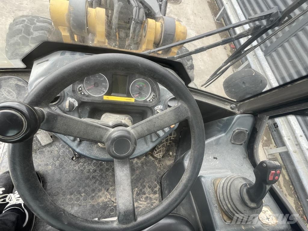 Mecalac AS 700 لوادر بعجل