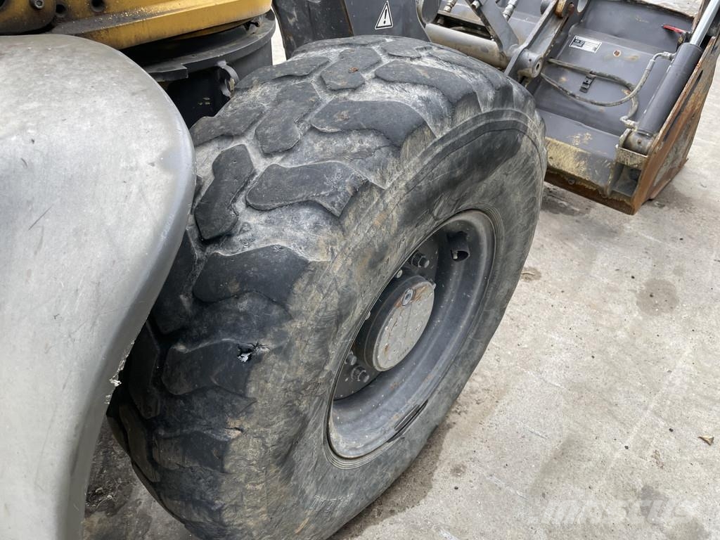 Mecalac AS 700 لوادر بعجل