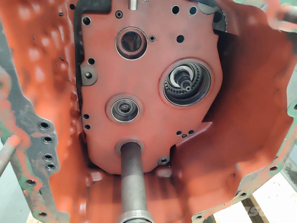 Housing ZF gearbox 2094004010 T-7300 3314 Fendt 82 Motorer