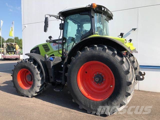 CLAAS AXION 810 Traktoren