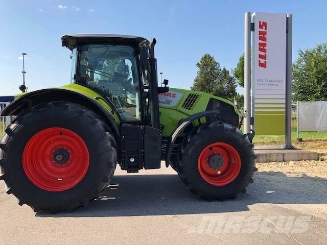 CLAAS AXION 810 Traktoren