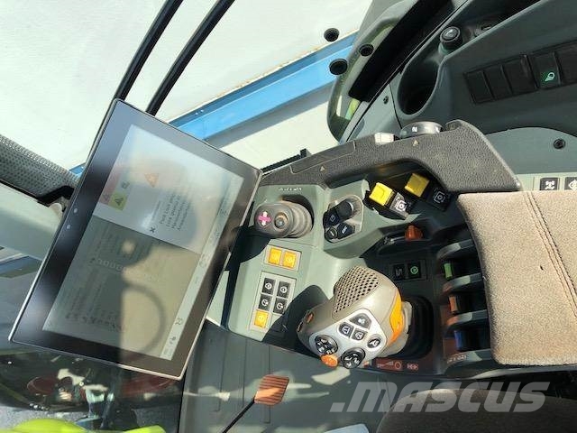 CLAAS AXION 810 Traktoren