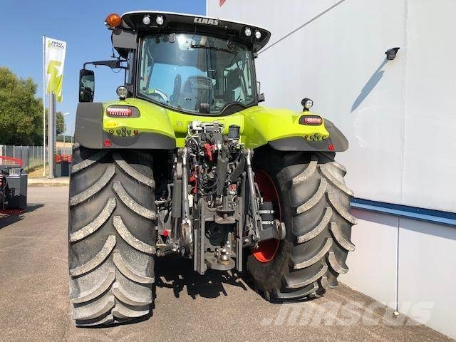 CLAAS AXION 810 Traktoren