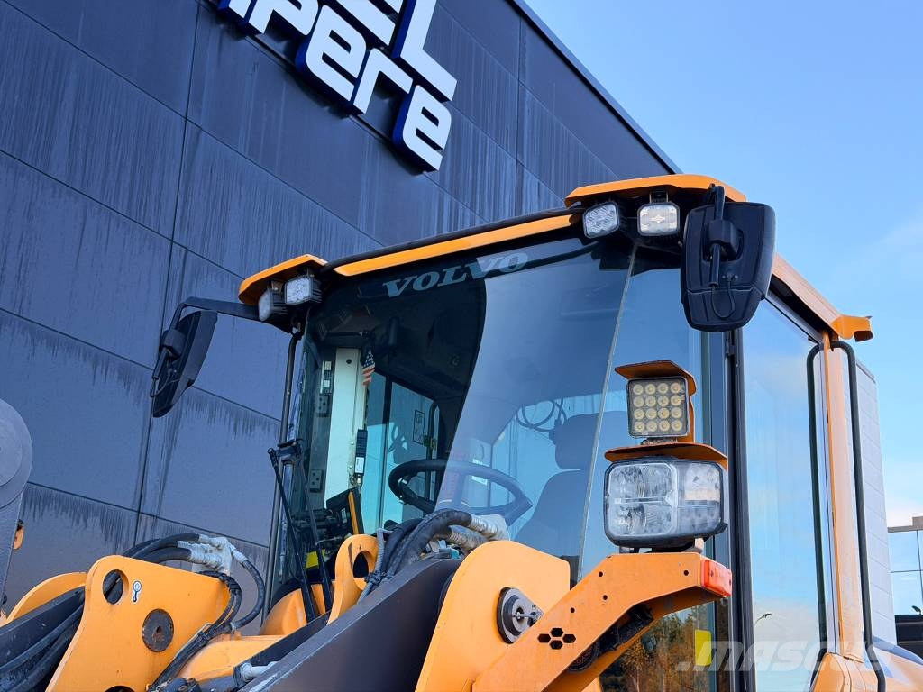 Volvo L 120 H Фронтальные погрузчики