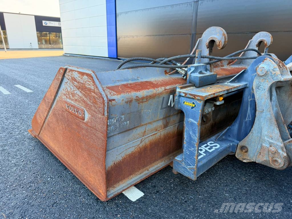 Volvo L 120 H Фронтальные погрузчики