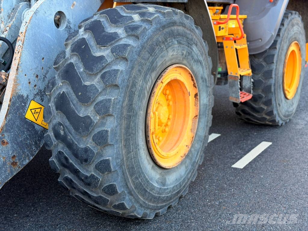 Volvo L 120 H Фронтальные погрузчики
