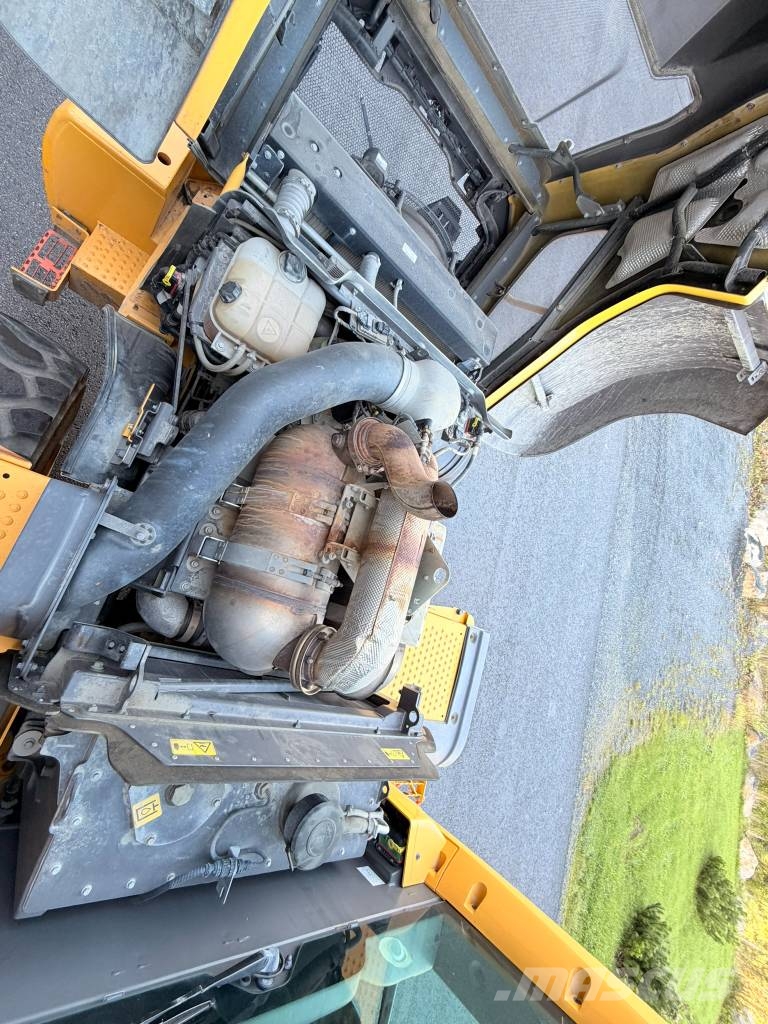 Volvo L 120 H Фронтальные погрузчики