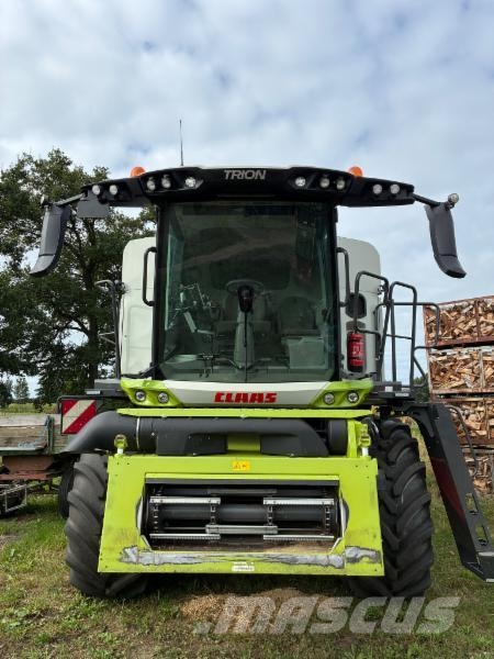 CLAAS TRION 720 Maaidorsmachines
