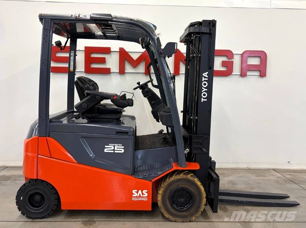 Toyota 11363 - 8FBMKT25 شاحنات ذات رافعات شوكية تعمل بالكهرباء