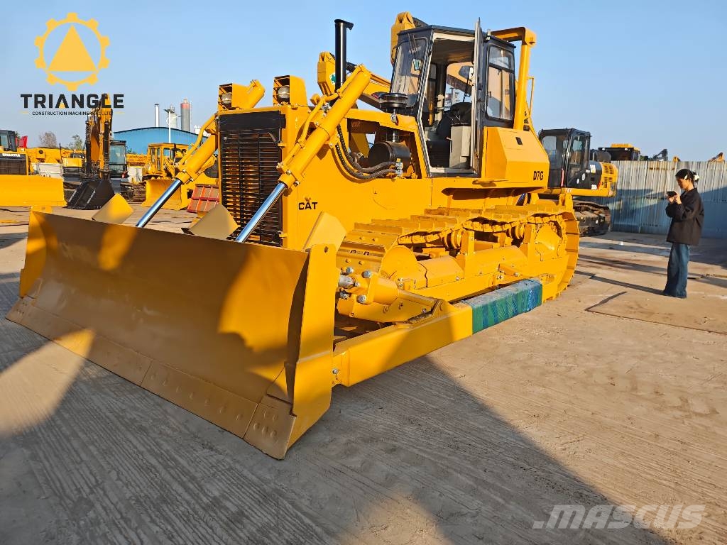 CAT D 7 G Buldooserid