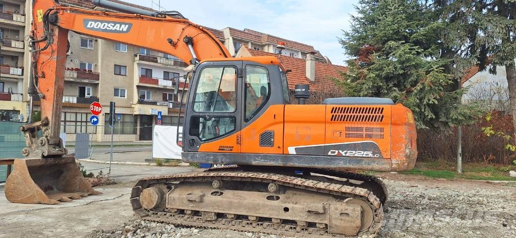 Doosan DX 225 LC Bageri guseničari