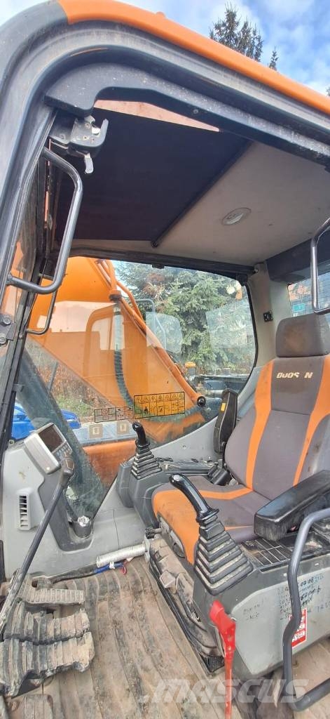 Doosan DX 225 LC Bageri guseničari