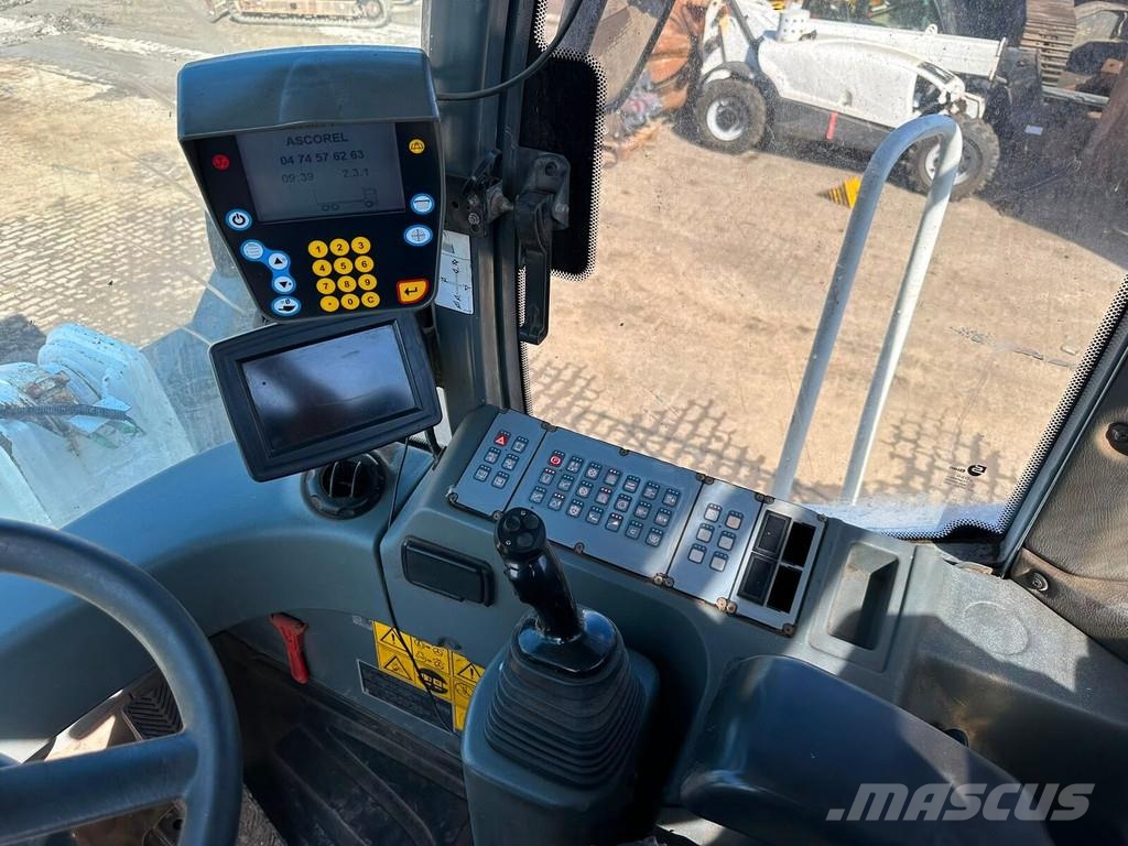 Liebherr L 576 Pale gommate