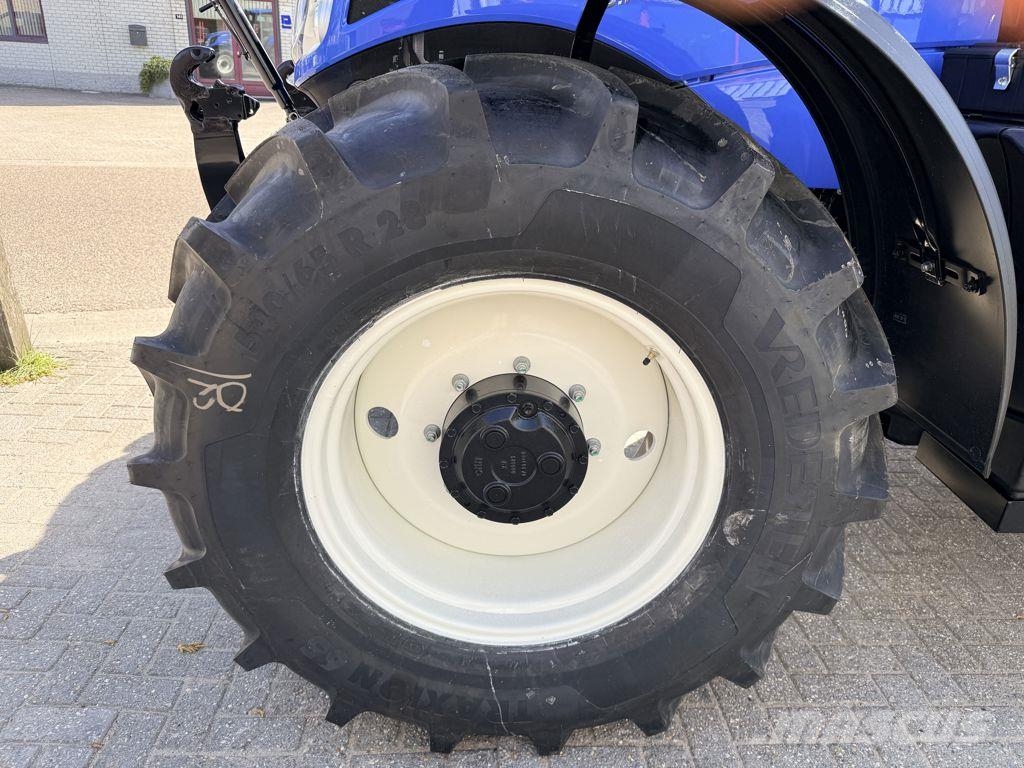New Holland T6.145 AC STAGE V MY22 Traktorer