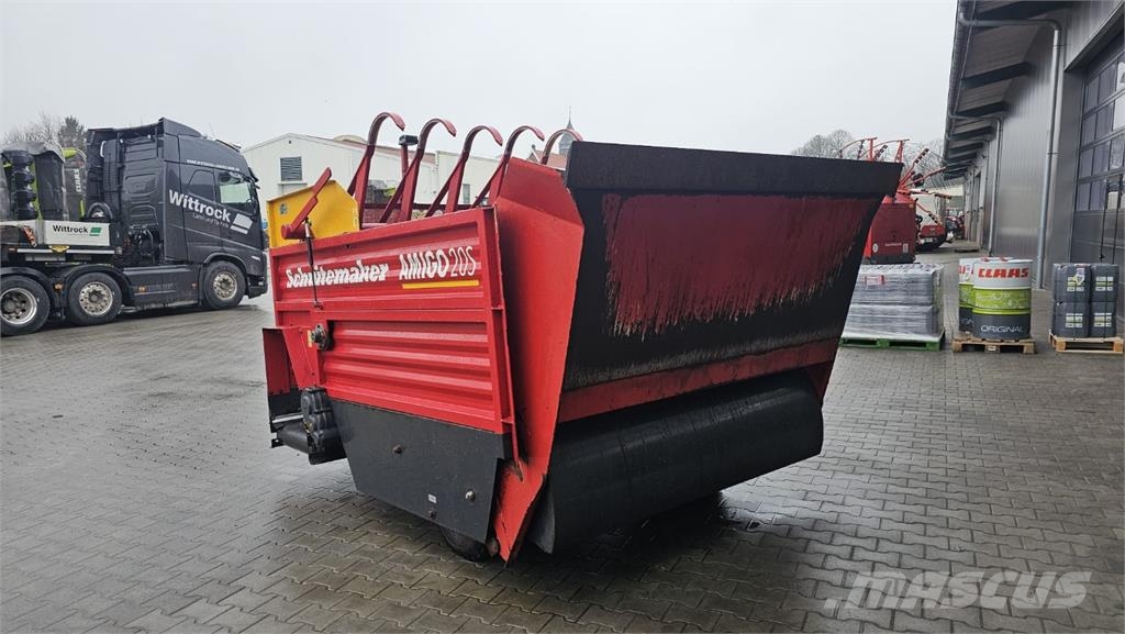Schuitemaker Amigo 20S Receiving hoppers, blowers and elevators