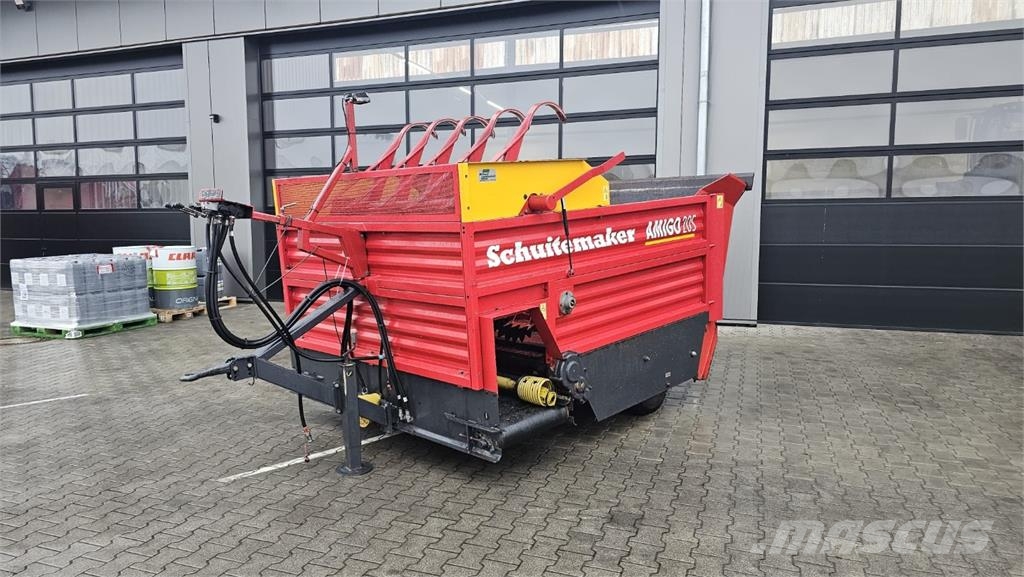 Schuitemaker Amigo 20S Receiving hoppers, blowers and elevators