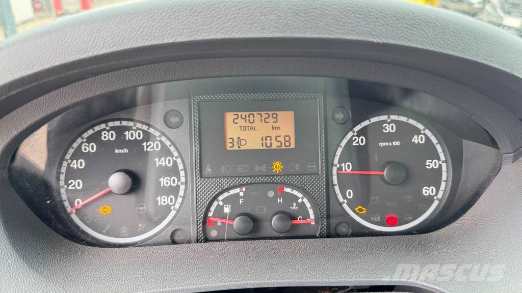 Peugeot Boxer 2.2 L3 stake body 3M - 7 seats Transporterek