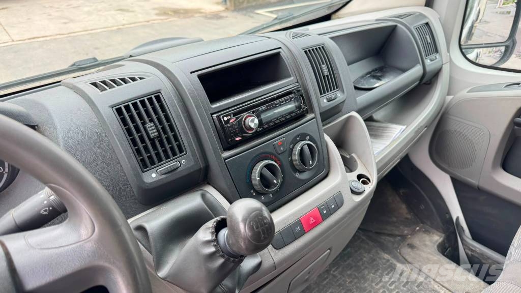 Peugeot Boxer 2.2 L3 stake body 3M - 7 seats Transporterek