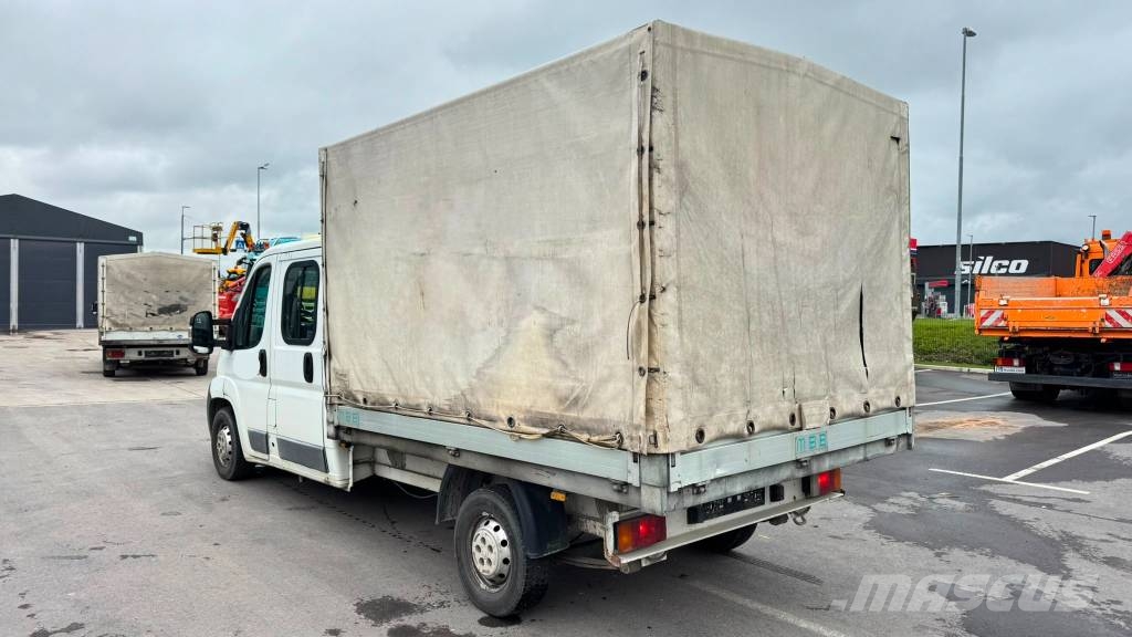 Peugeot Boxer 2.2 L3 stake body 3M - 7 seats Transporterek