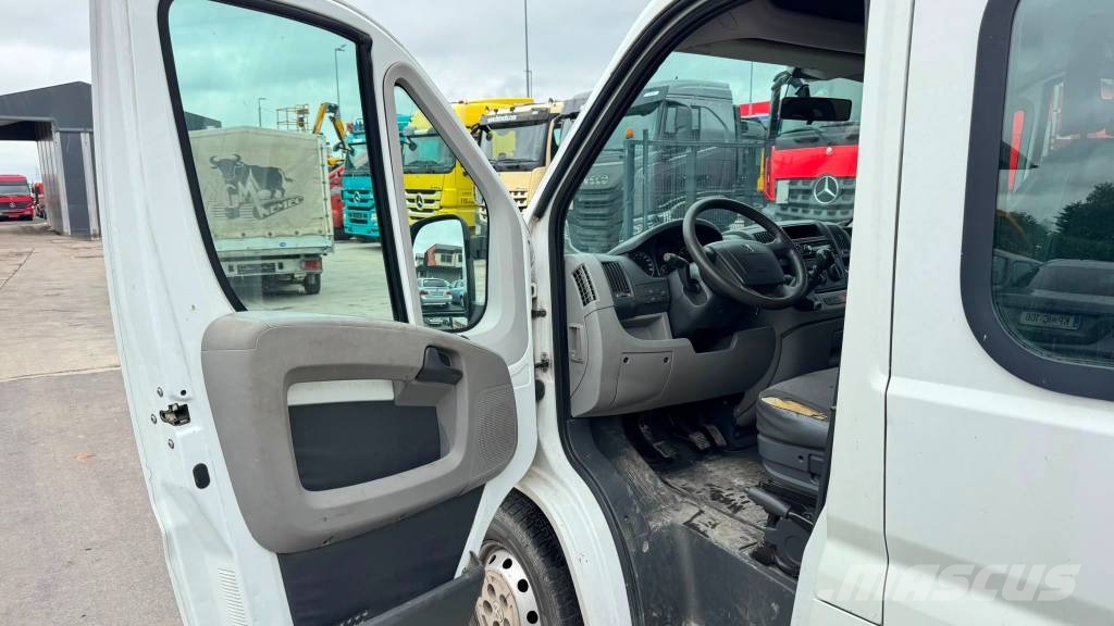 Peugeot Boxer 2.2 L3 stake body 3M - 7 seats Transporterek