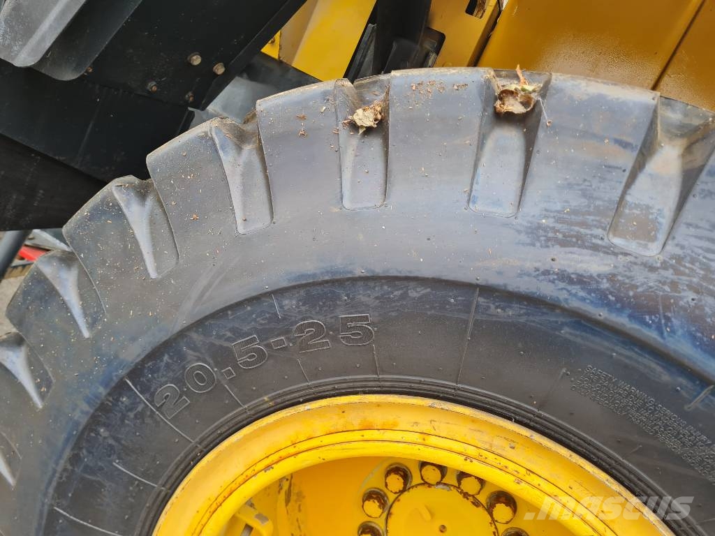 Komatsu Komatsu WA 250-5/SW Schaufel +Palettengabel/ 6158H لوادر بعجل